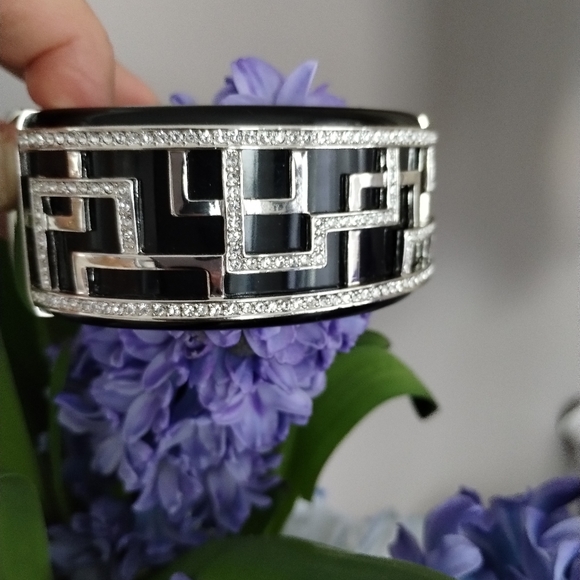 Chunky Rhinestone Bracelet - Picture 8 of 8